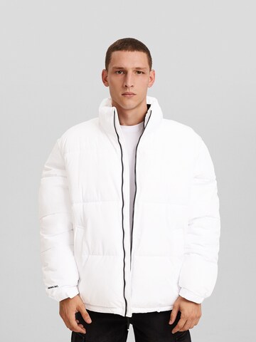 Veste mi-saison Bershka en blanc : devant