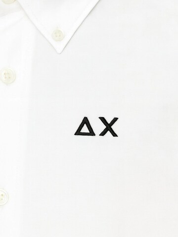 Coupe regular Chemise 'S45101' SUN68 en blanc