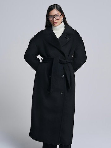 AEMMI Between-seasons coat in Black
