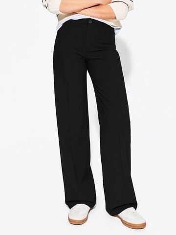 Bershka Wide Leg Hose in Schwarz: Vorderseite