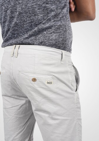 BLEND Regular Chinoshorts in Grau