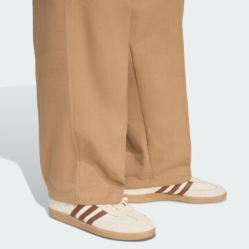 Loosefit Pantalon cargo 'Trefoil Essentials' ADIDAS ORIGINALS en marron