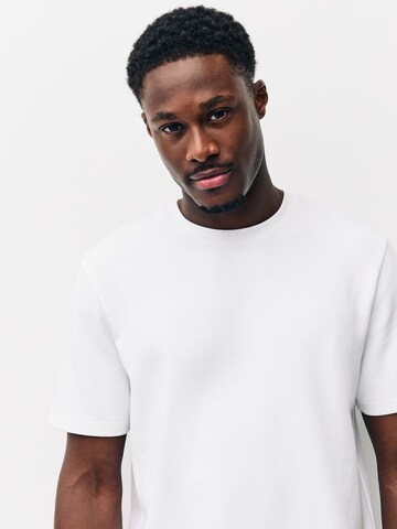 T-Shirt Next en blanc