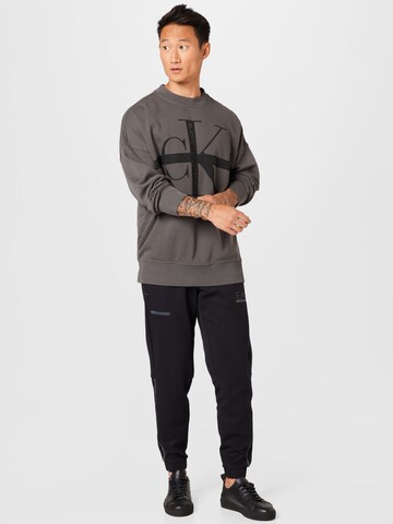 Calvin Klein Jeans Sweatshirt in Grijs