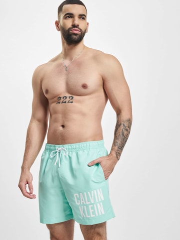 Calvin Klein Swimwear شورت سباحة بلون أخضر