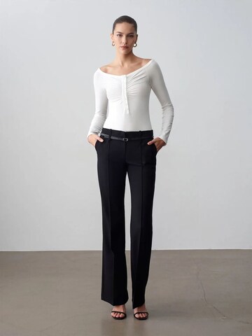 Regular Pantalon Dilvin en noir : devant
