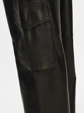 SELECTED FEMME Regular Cargohose in Schwarz