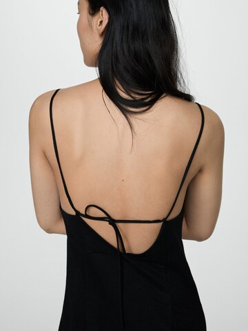 Rochie 'Valen' de la MANGO pe negru