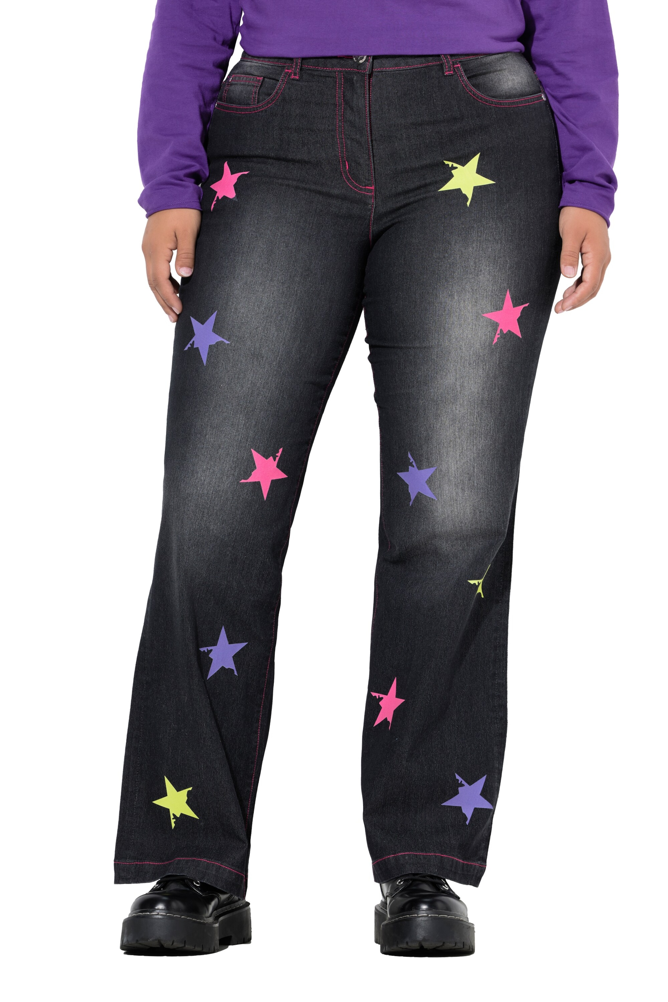 Angel of Style Tapered Jeans in Black: front