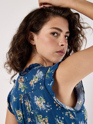 Robe ' ' Apricot en bleu