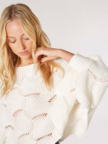 Apricot Pullover in Beige