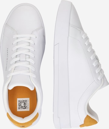 TOMMY HILFIGER - Zapatillas deportivas bajas 'COURT' en blanco