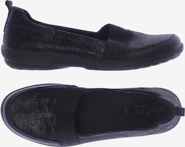 Legero Flats & Loafers in 39 in Black: front