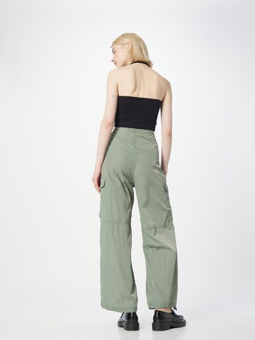 Loosefit Pantaloni cu buzunare de la Monki pe verde