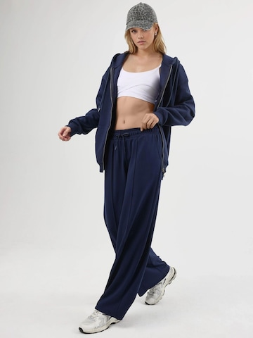 Busem - Regular Calças em azul