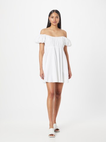 Robe d’été Abercrombie & Fitch en blanc : devant