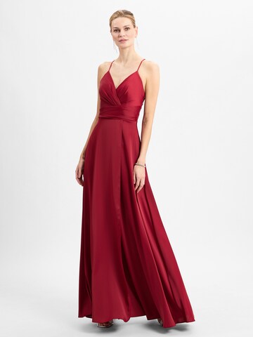Marie Lund Evening Dress in Red: front