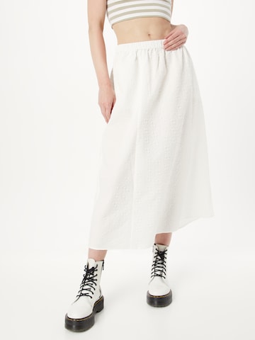 Monki Skirt in White: front