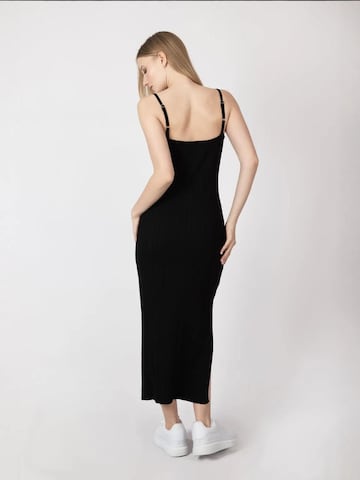 Hiccup Kleid in Schwarz