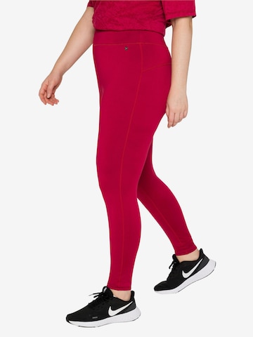 SHEEGO Skinny Workout Pants in Red