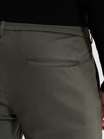 CAST IRON Tapered Lærredsbukser 'Cylas tapered fit chino' i grøn