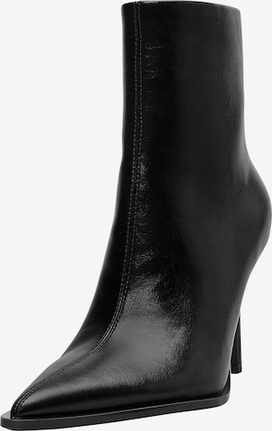 Pull&BearČizmice - crna boja: prednji dio