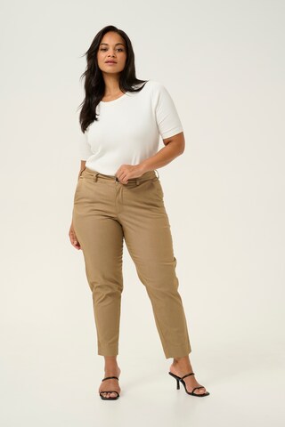 Coupe slim Pantalon 'Leana' KAFFE CURVE en beige