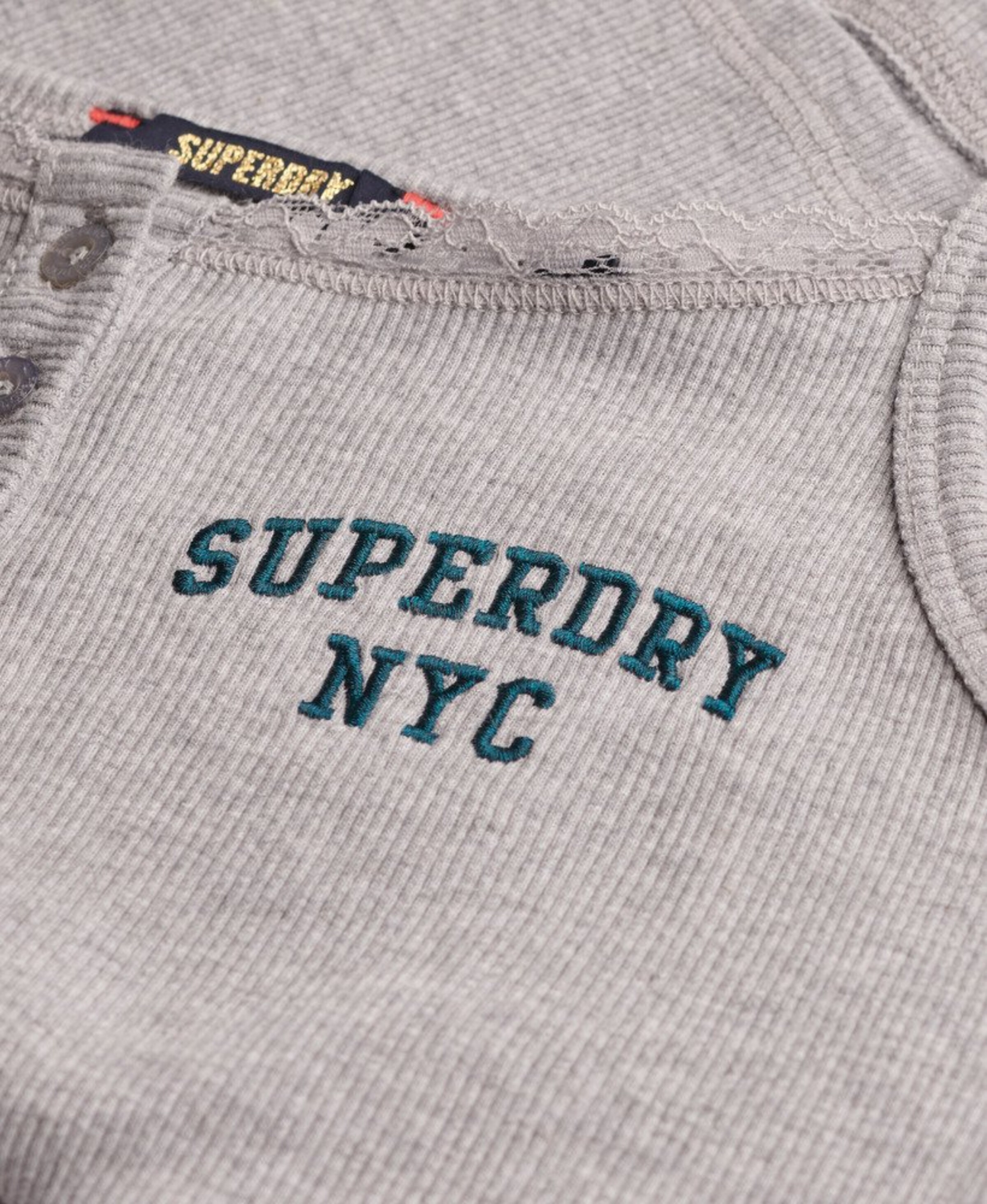 Superdry Top 'Athletic Essentials' in Grijs