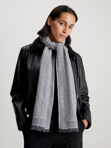 Calvin Klein Scarf in Grey: front