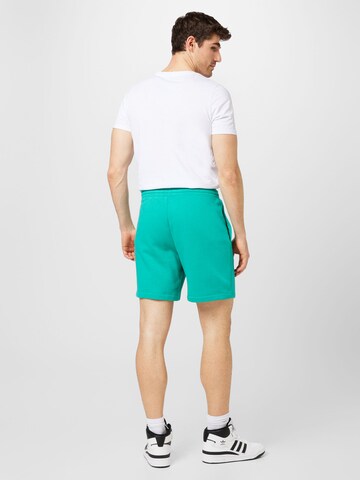 GAP Regular Shorts in Grün