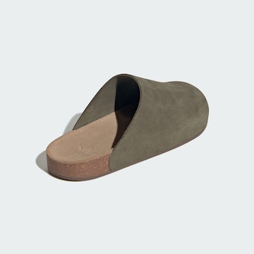 ADIDAS ORIGINALS Pantolette 'Adimule' in Grün