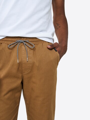 recolution Regular Chino Pants in Brown