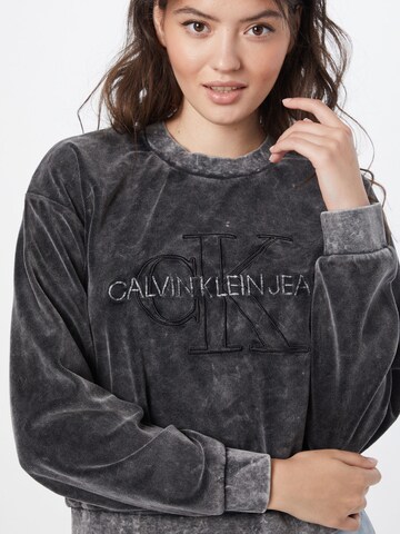 Calvin Klein Jeans Sweatshirt in Schwarz