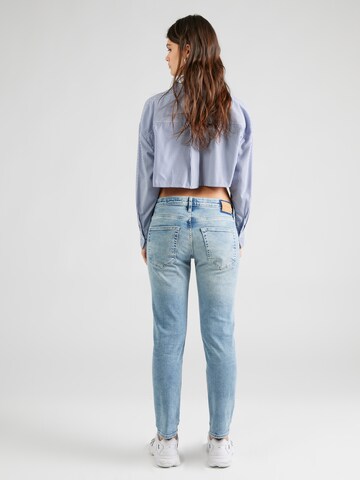 Coupe slim Jean AG Jeans en bleu