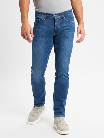 BRAX Jeans 'Chuck' in Blue: front