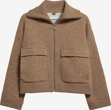 Cardigan oversize ARMEDANGELS en marron : devant