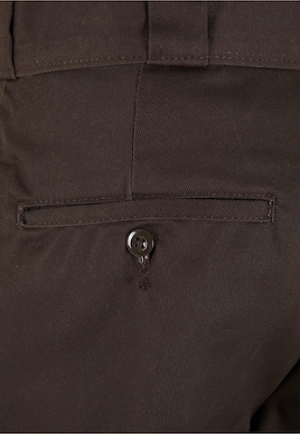 DICKIES Szabványos Ráncos nadrág '874 Work' - barna