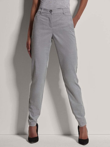 Coupe slim Pantalon MADELEINE en gris : devant