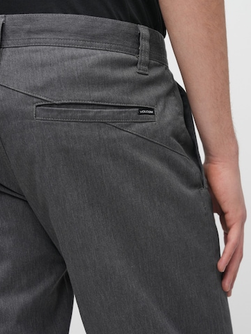 Volcom - regular Pantalón chino en gris