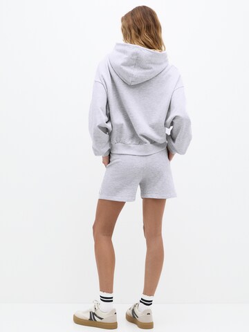 Pull&Bear Regular Broek in Grijs