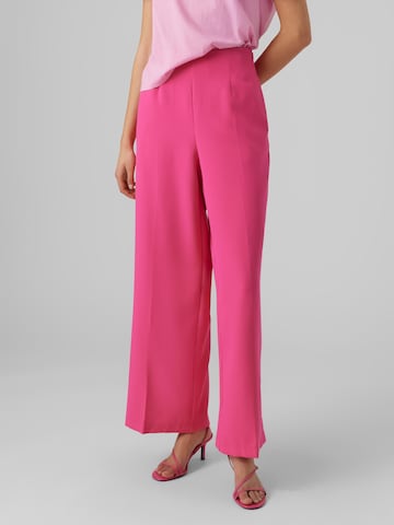 Wide leg Pantaloni con piega frontale di VERO MODA in rosa: frontale