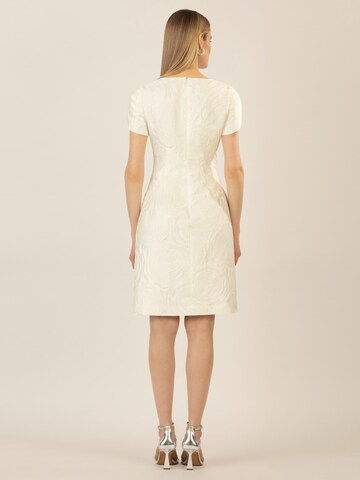 APART Kleid in Weiß