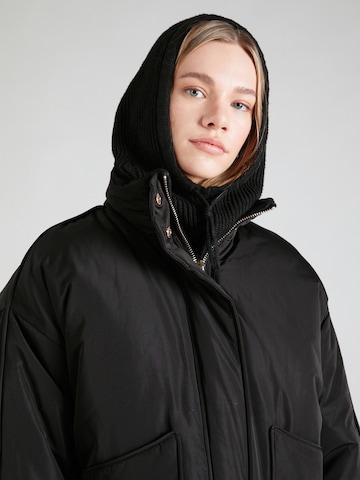 River Island Winterjacke in Schwarz