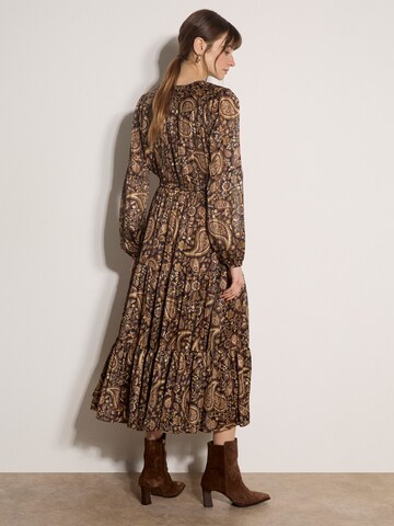 Robe ' ' Apricot en noir