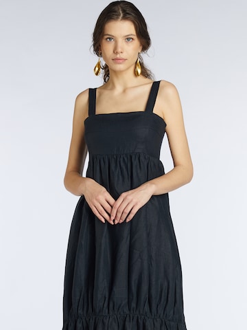 Rochie 'NIGHTINGALE' de la KAN pe negru