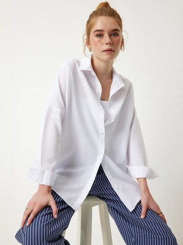 Happiness İstanbul - Camisa em branco