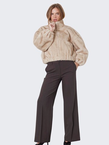 Veste mi-saison 'Fera' co'couture en beige