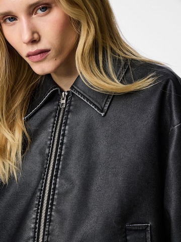 PIECES Between-season jacket 'PCGISELLE' in Black