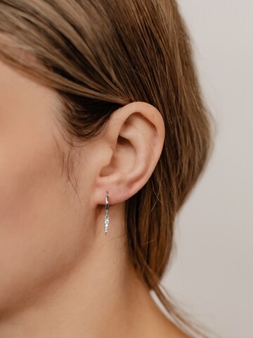 Hey Happiness Oorbellen 'Spike Huggie' in Zilver