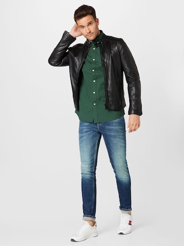 SELECTED HOMME جينز مضبوط قميص 'RICK' بلون أخضر